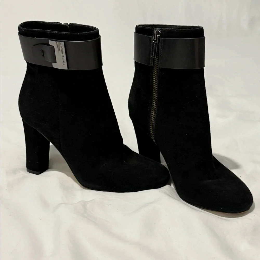 Michael Kors - Women’s- Black Ankle Booties - Size 5.5
